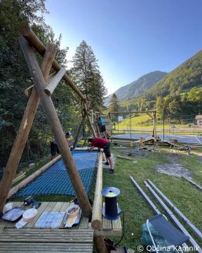 Pomoč pri urejanju športnih igrišč in igrišč pri kamniških šolah in vrtcih (6)